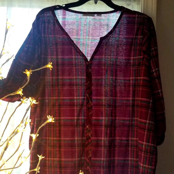 Purple Plaid Pullover V-neck 3X - Picture 1 of 3